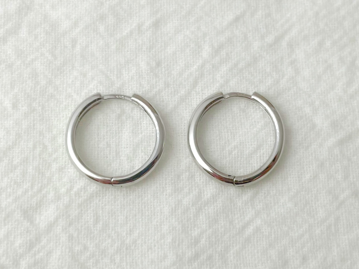 14K White Gold Large Huggie Earrings