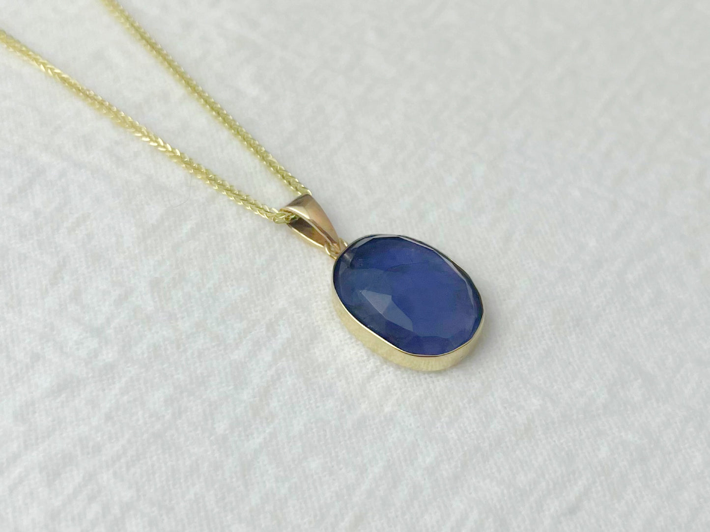 Vesper 14K Gold Iolite Pendant