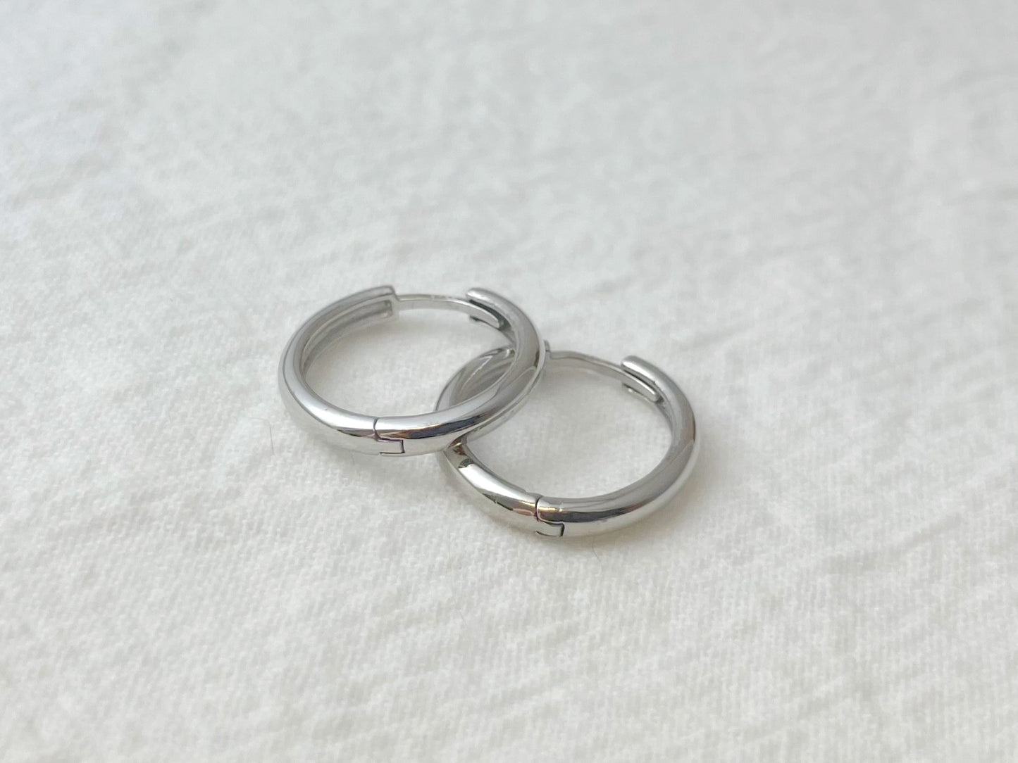 14K White Gold Large Huggie Earrings