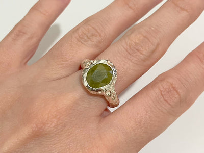 Forest Ember – Silver Green Sapphire Ring