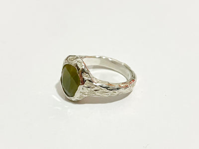 Forest Ember – Silver Green Sapphire Ring