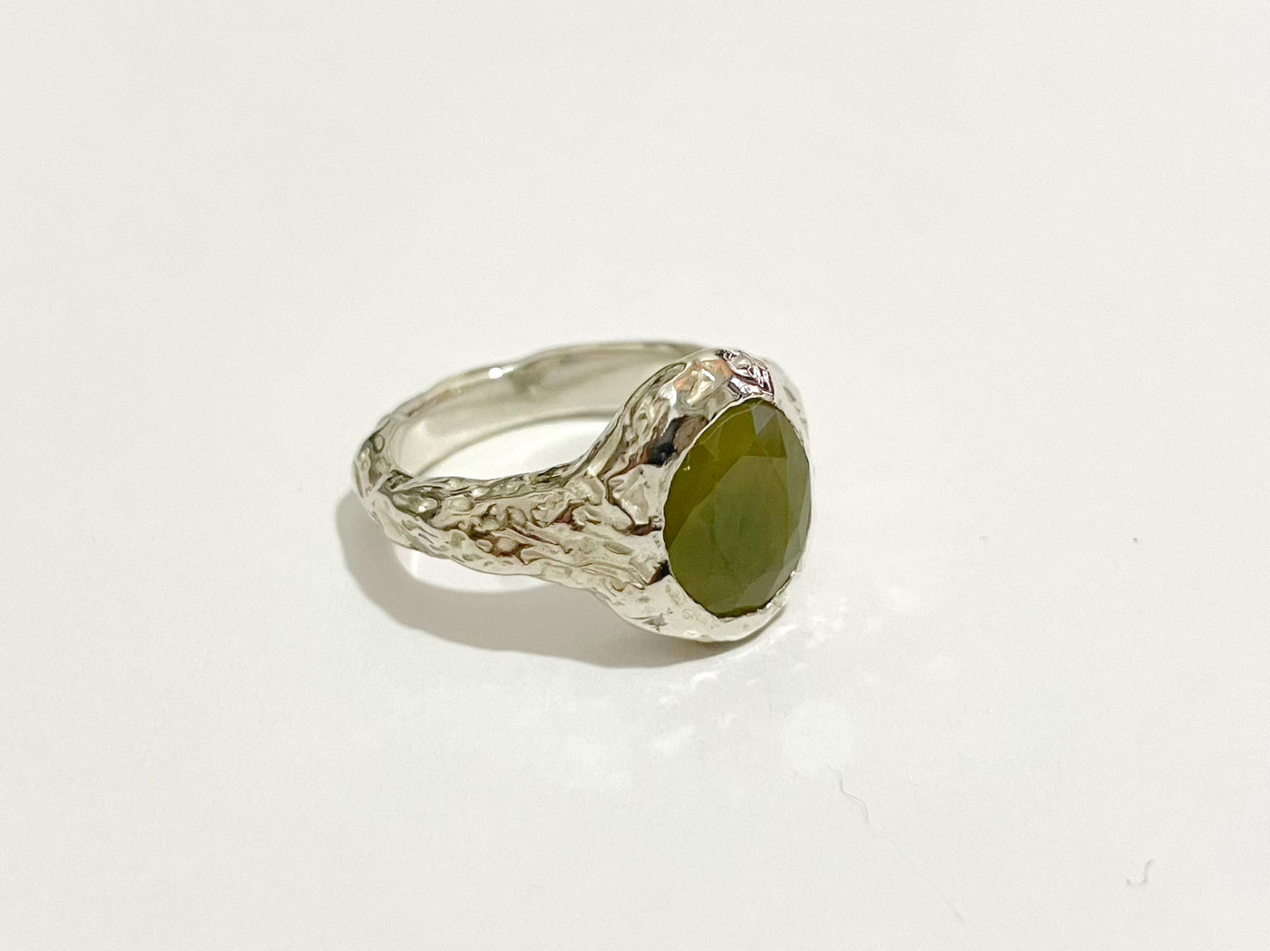 Forest Ember – Silver Green Sapphire Ring