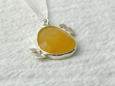 Golden Bloom – Silver Calcite Necklace