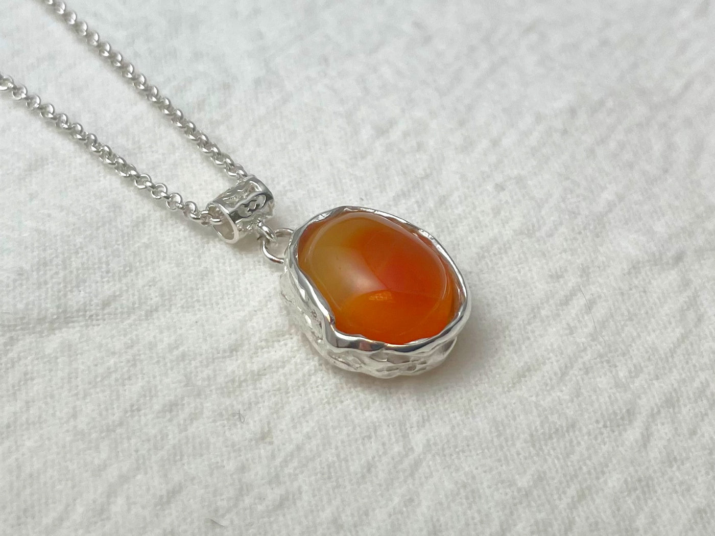 Solar Ember – Silver Carnelian Pendant