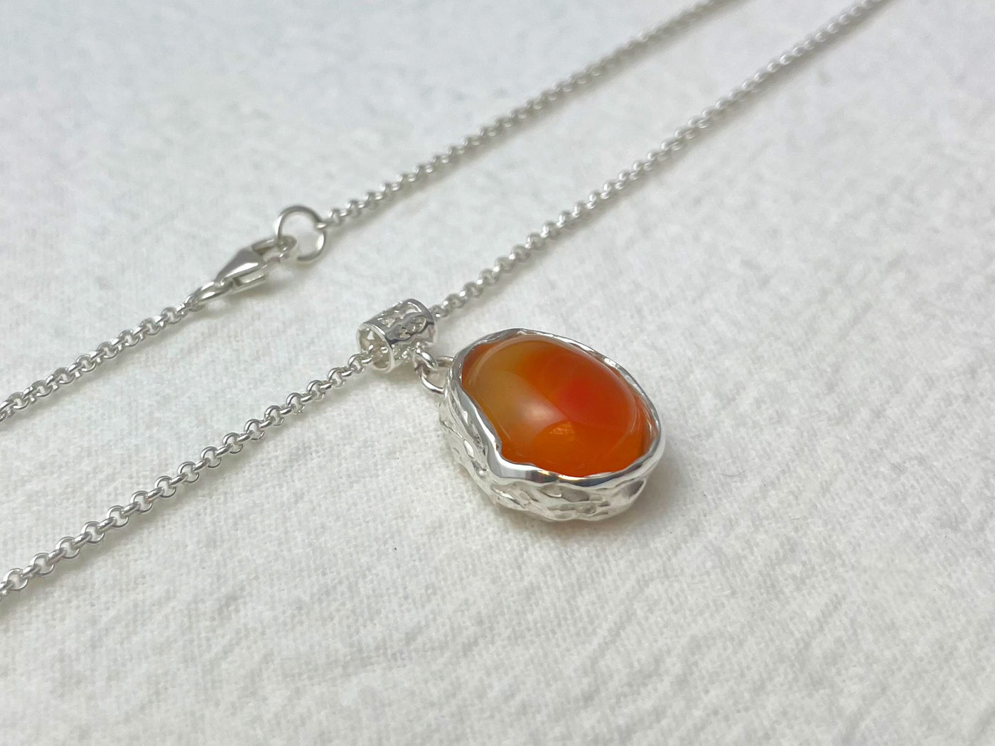 Solar Ember – Silver Carnelian Pendant