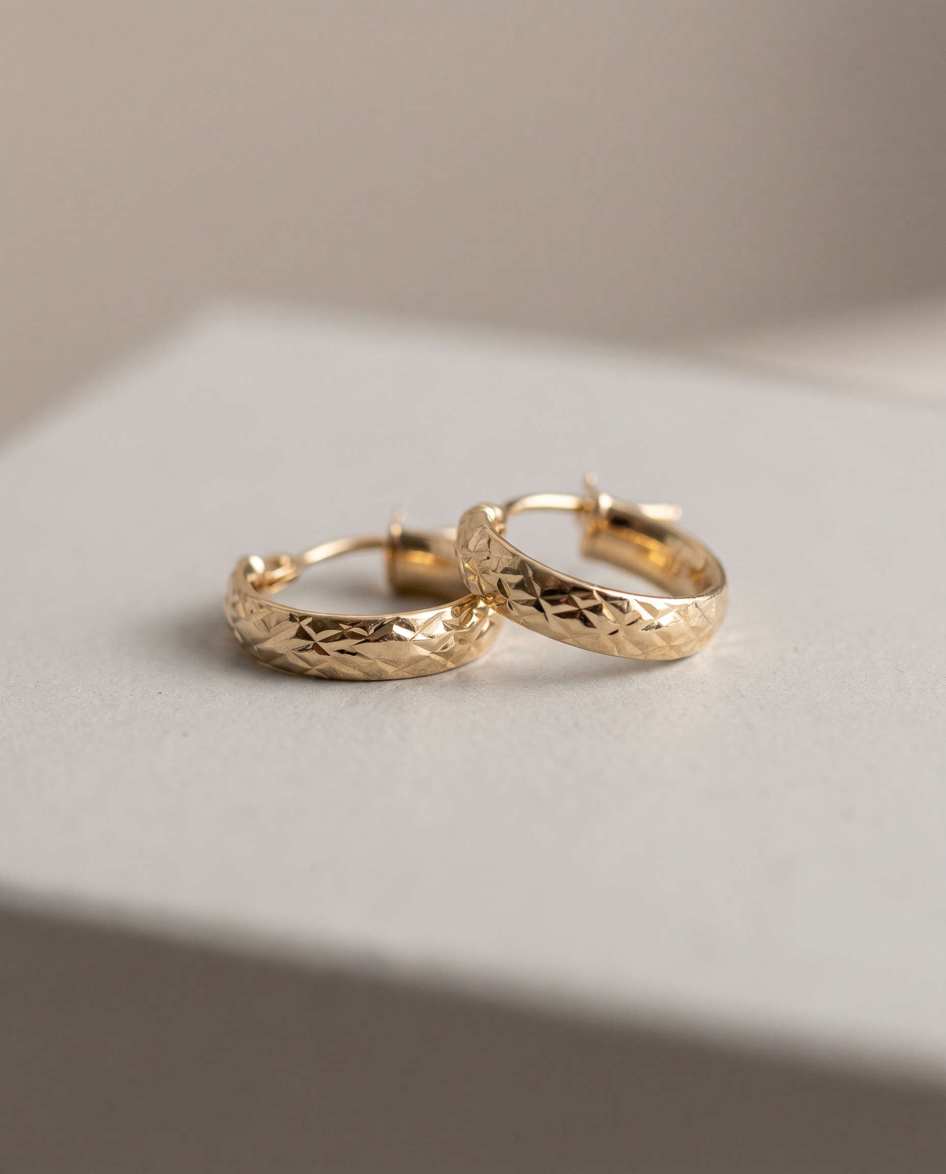 14k Gold Diamond-Cut Hoop Earrings