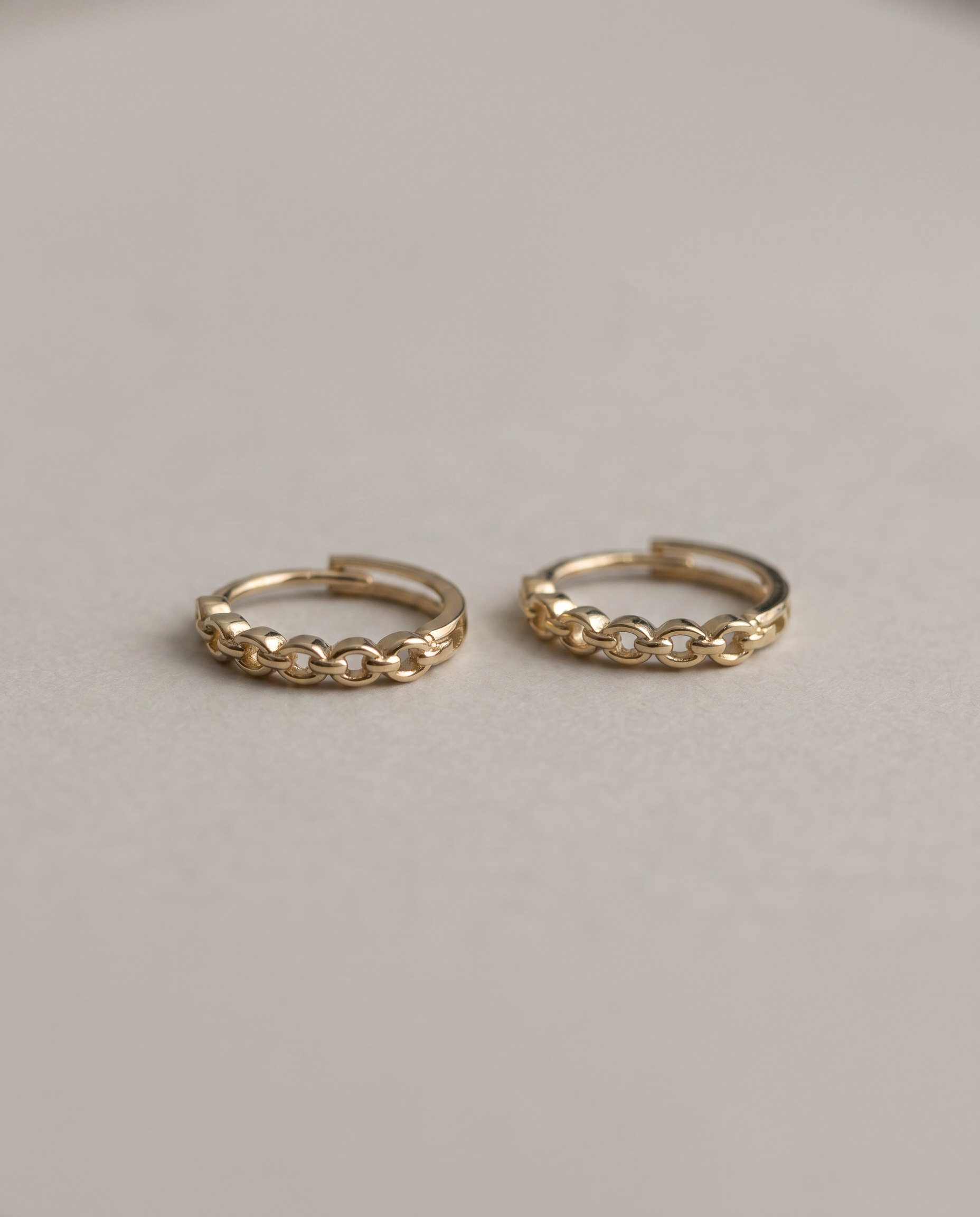 14k Gold Chain Texture Huggie Earrings