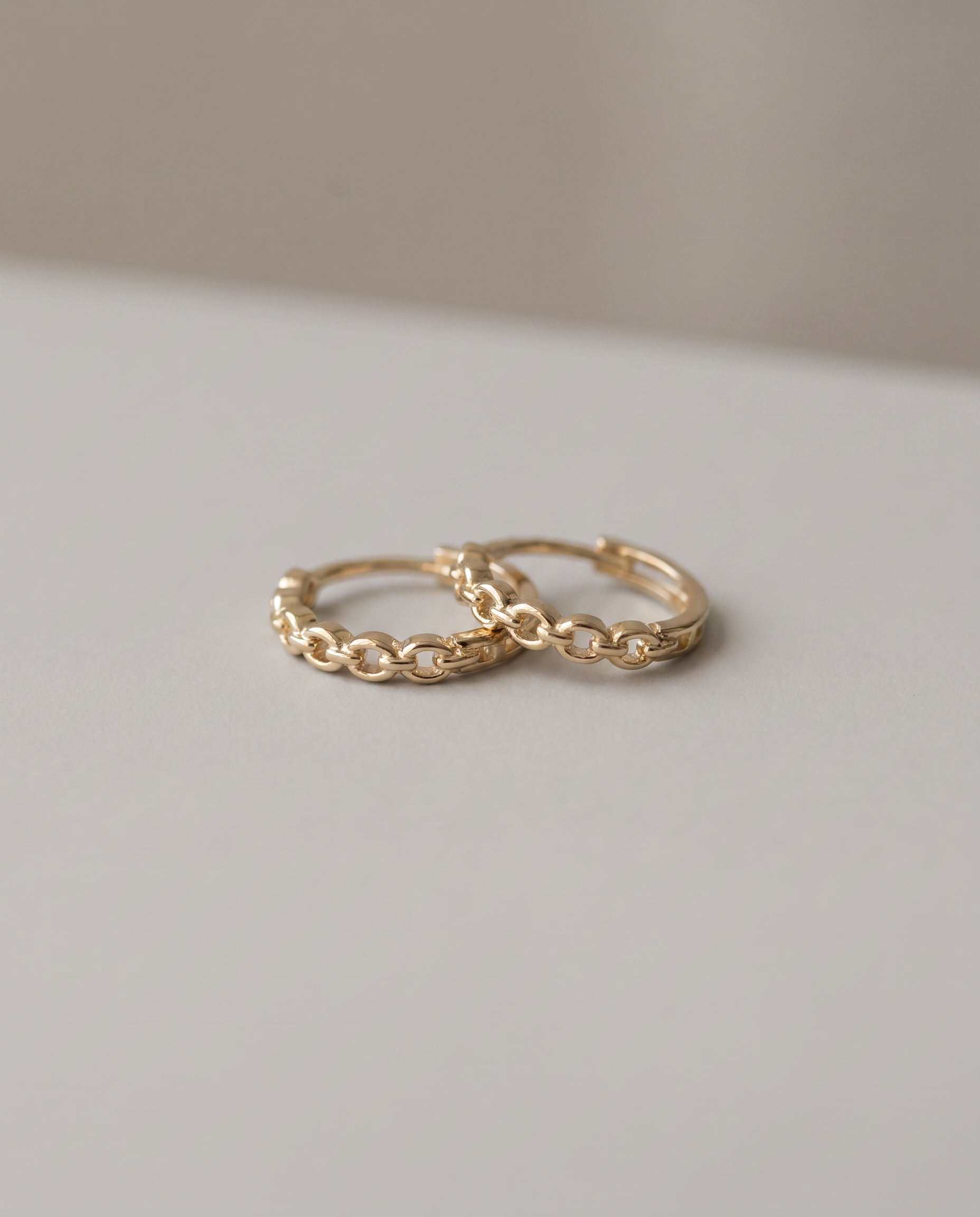 14k Gold Chain Texture Huggie Earrings