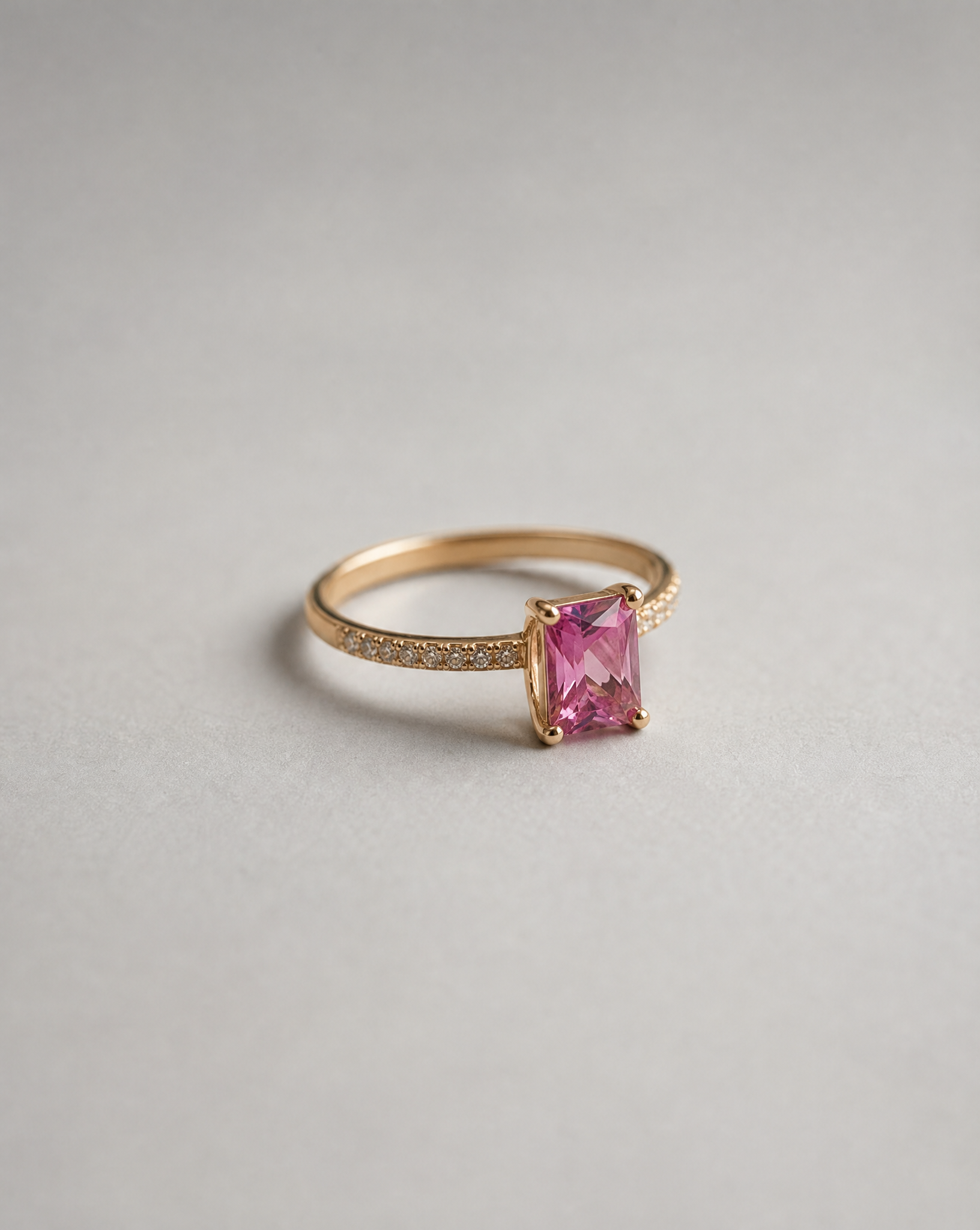 14K Gold Pink Topaz Ring - Size 6.75