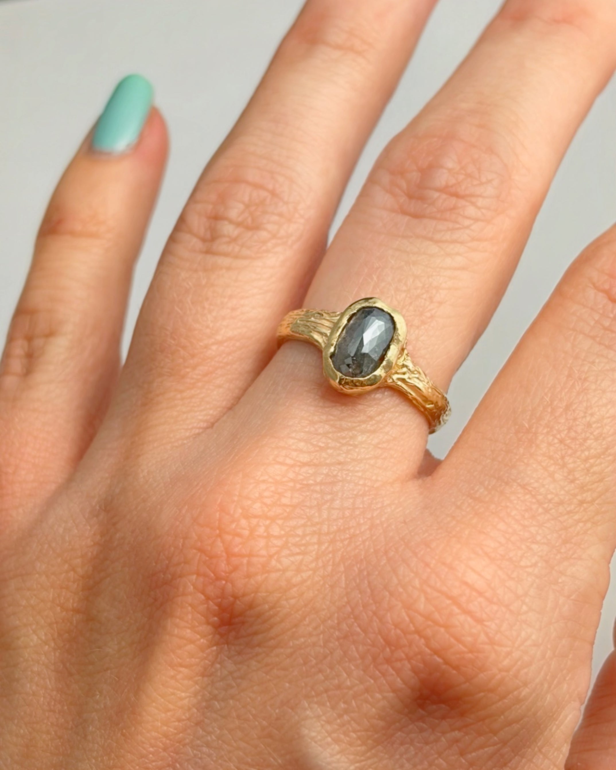 Léonie 10K Gold Black Diamond Ring