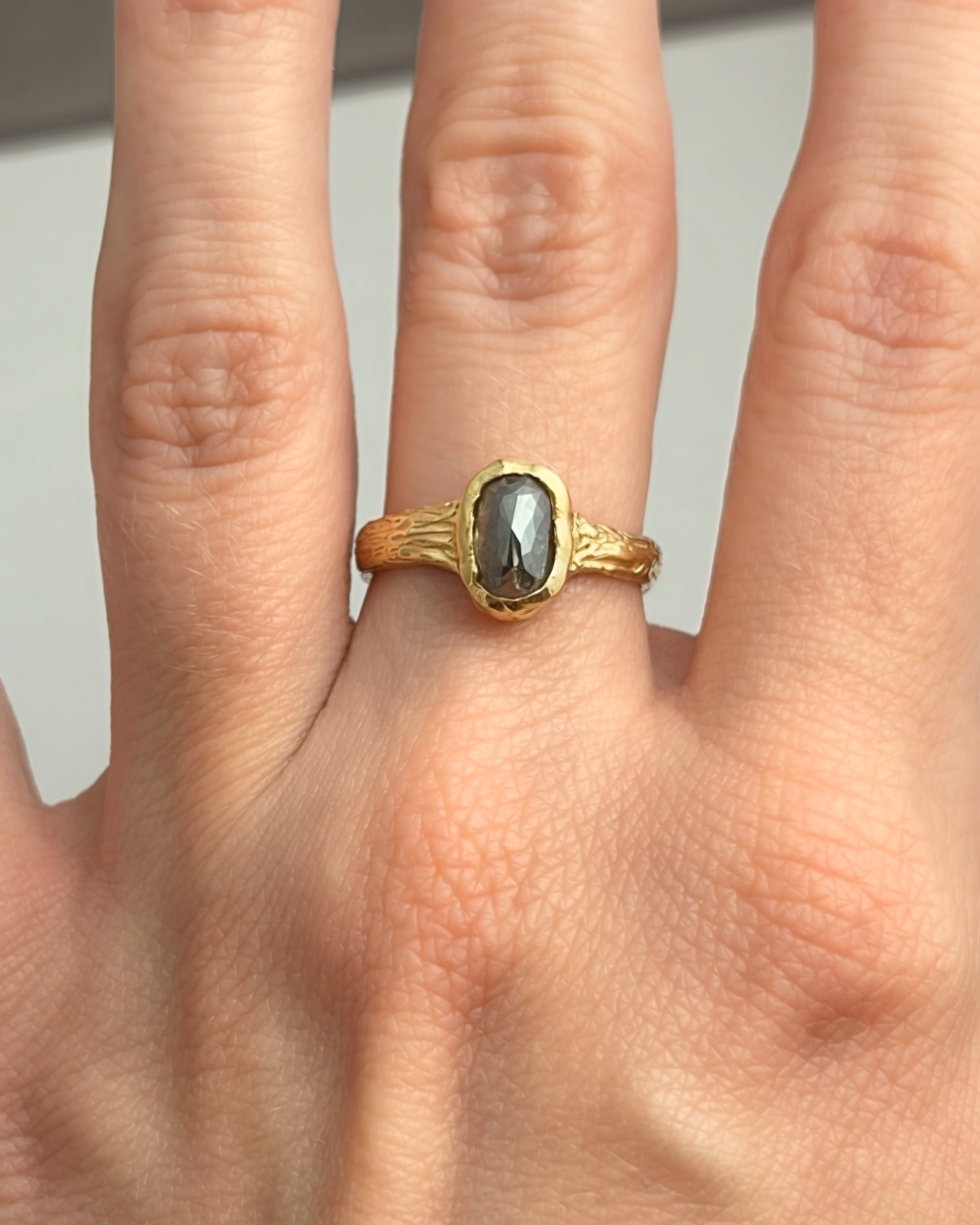 Léonie 10K Gold Black Diamond Ring